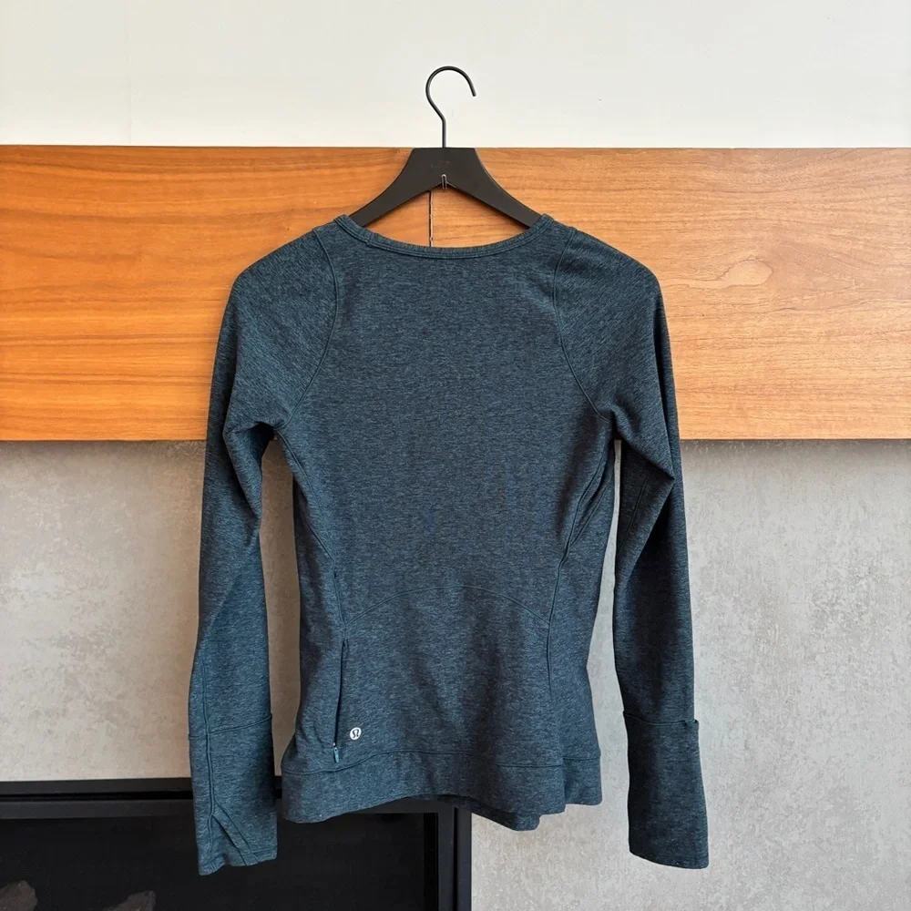 Lululemon Cypress Kiss Long Sleeve, Size 6